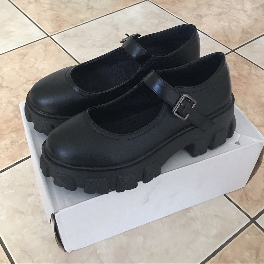 (NEW) Round Toes Mary Jane Flatform Shoes - Size EUR37 (6.5)